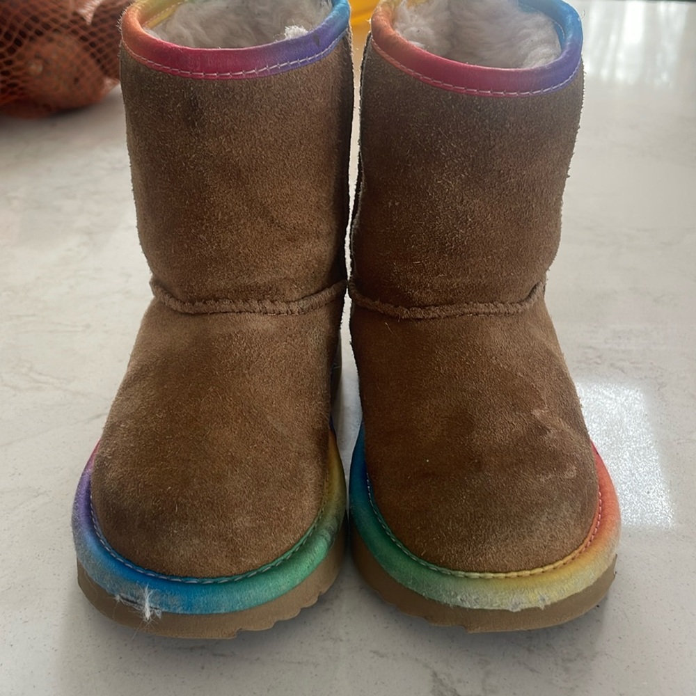 Toddler rainbow detail uggs. Size 8 toddler